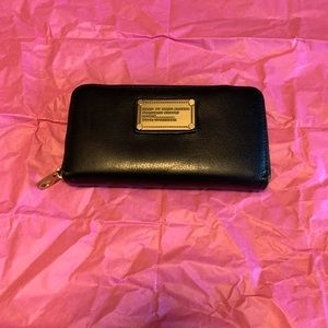 Marc Jacobs Continental Wallet